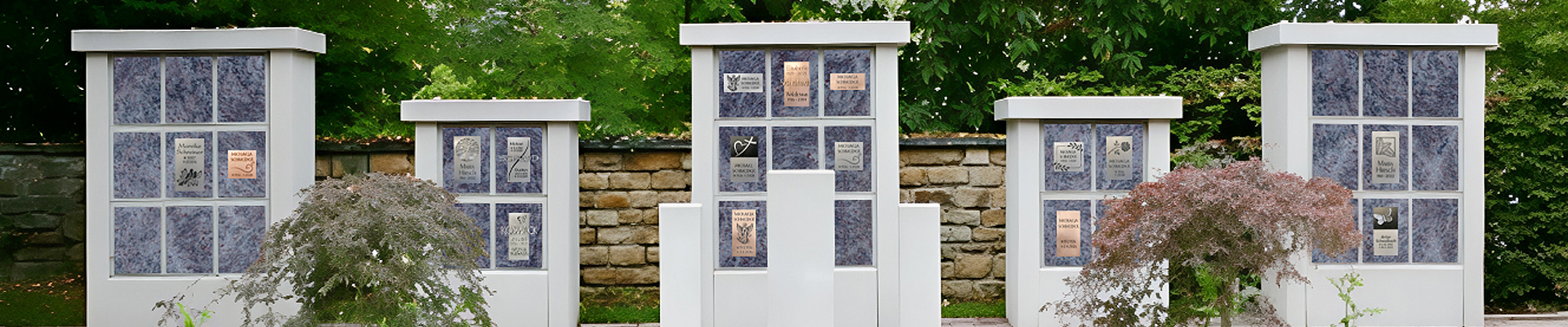 Urnenwand Beschriftung . Design Schrifttafeln